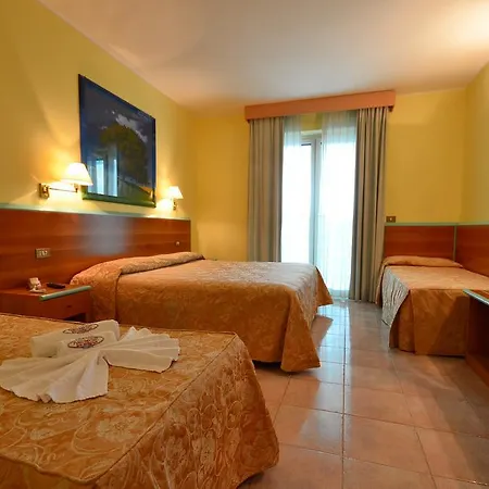 Parco Degli Ulivi 4* Scerne